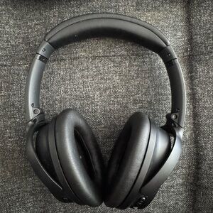Bose QuietComfort Wireless Noise Cancelling Over-the-Ear Bluetooth Headphones